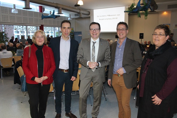 Karin Gnekow (stellv. CDU-Vorsitzende), Jörg Brunßen (CDU-Fraktionsvorsitzender), NWZ Chefredakteur Lars Reckermann, Michael Herrmann (CDU-Vorsitzender und Petra Reiners (stellv. CDU-Vorsitzende) Karin Gnekow (stellv. CDU-Vorsitzende), Jörg Brunßen (CDU-Fraktionsvorsitzender), NWZ Chefredakteur Lars Reckermann, Michael Herrmann (CDU-Vorsitzender und Petra Reiners (stellv. CDU-Vorsitzende)
